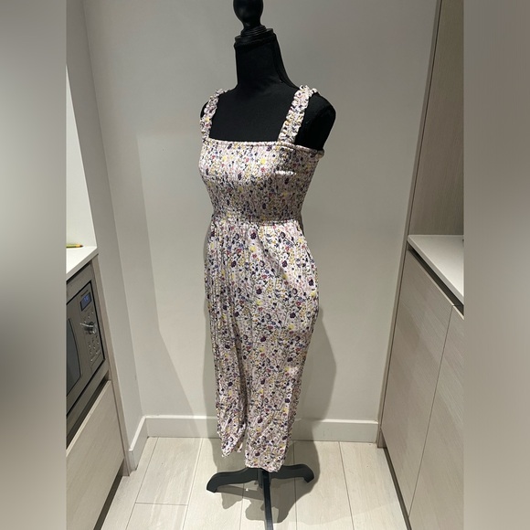 WILFRED Flowered Cropped Romper Size XS (True Size 6) With Pockets! - Picture 3 of 4